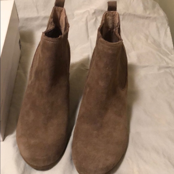 Dv Posie Suede tan wedge bootie - Picture 1 of 5